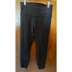 LULULEMON WUNDER TRAIN HIGH RISE CROPPED LEGGINGS; SIZE 8
